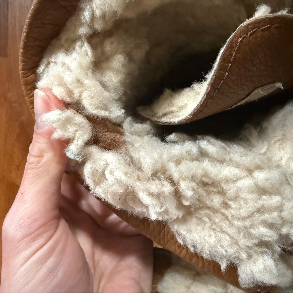 Ugg Adirondack Boots - Picture 5 of 6